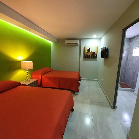 Hotel Hc Express Monterrey Exterior foto